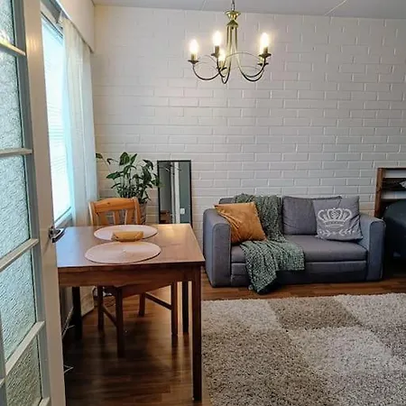 Linnaloft - Viihtyisae Asunto Linnan Vieressae Omalla Sisaeaenkaeynnillae Χαμεενλίνα