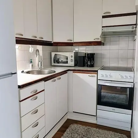 Linnaloft - Viihtyisae Asunto Linnan Vieressae Omalla Sisaeaenkaeynnillae Χαμεενλίνα