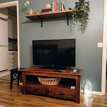 Linnaloft - Viihtyisae Asunto Linnan Vieressae Omalla Sisaeaenkaeynnillae * Χαμεενλίνα